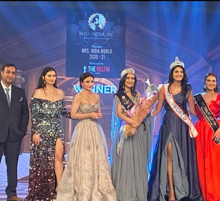 Mrs World Caroline Jurie represents the eminent panel of Mrs India